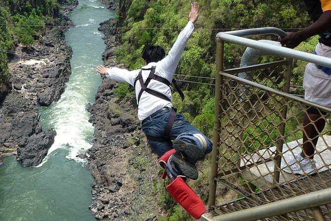 Bungee 111M (Solo Jump) Victoria Falls Bridge - Good To Know