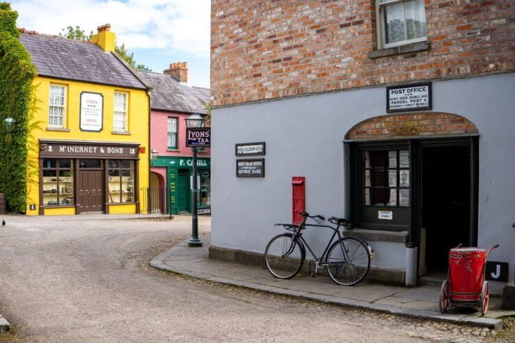 Bunratty Castle & Folk Park Day Visit - Exploring the Castle