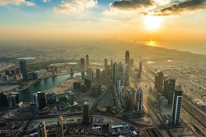 Burj Khalifa and Dubai Aquarium Combo Admission Ticket - Discovering the Dubai Aquarium: Must-See Attractions