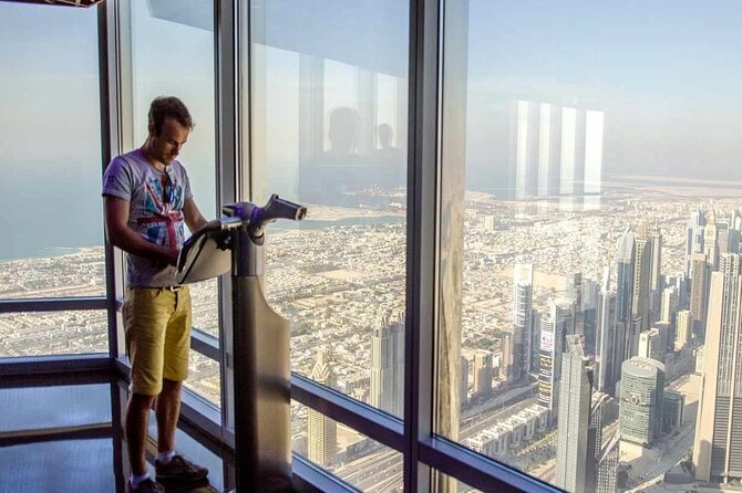 Burj Khalifa at the Top & Under Water Zoo Aquarium With Transfer - Pricing and Group Size