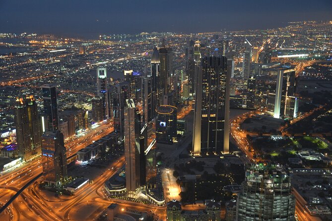 Burj Khalifa Observation Decks Tickets Dubai - Select Date and Travelers