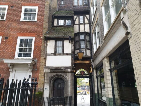 Burnings, Butchery & Black Death: London's Bloody Past - Exploring Londons Bloody Past: The Walking Tour