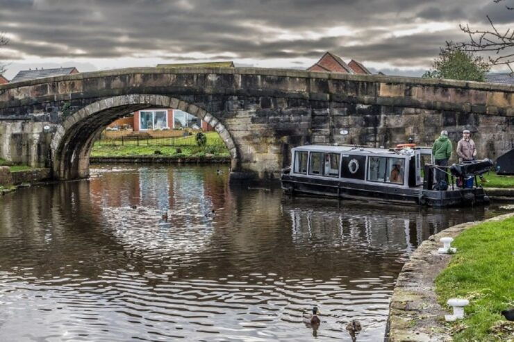 Burscough: Sightseeing Canal Cruise - Experience Highlights