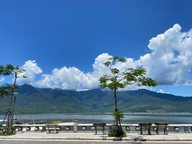 Bus Hue - Hoi an via Hai Van Pass, Lang Co, Marble Mountain - Thanh Toan Tile-roofed Bridge
