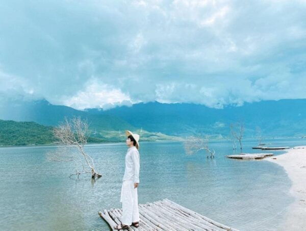 Bus Hue - Hoi an via Hai Van Pass, Lang Co, Marble Mountain - Inclusions and Amenities