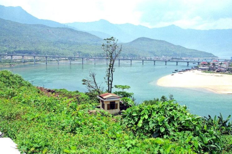 Bus Transfer From Hue to Hoi an With Sightseeing - Highlights