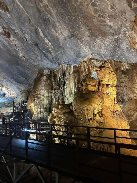 Bus Transfer From Hue to Paradise Cave With Sightseeing - Local Cuisine Delights