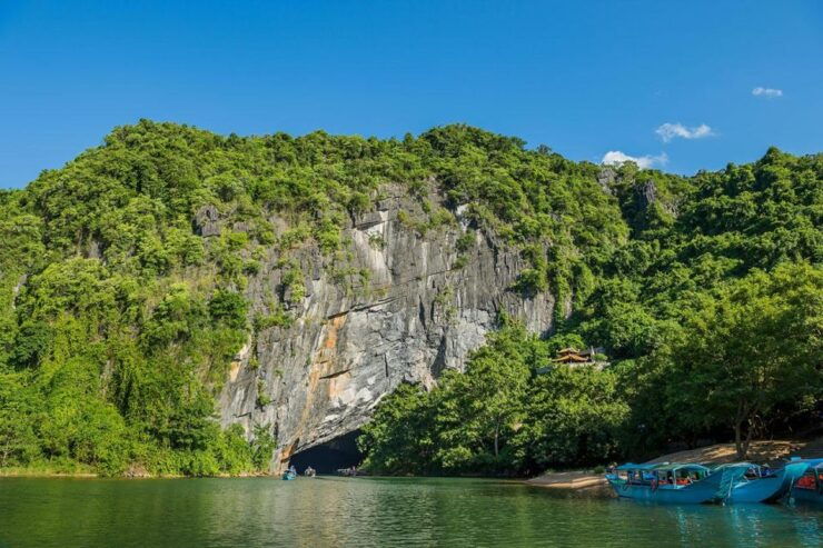 Bus Transfer From Hue to Phong Nha With Sightseeing - Bus Transfer Overview
