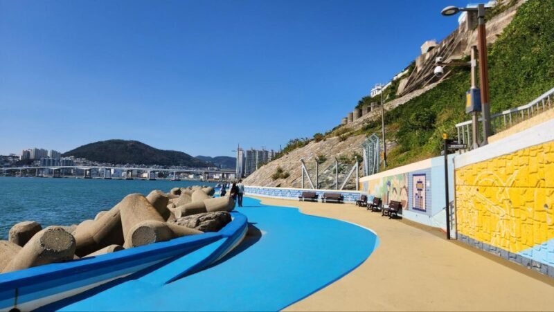 Busan: Bongnaesan Hiking Tour with Local Lunch - Good To Know  