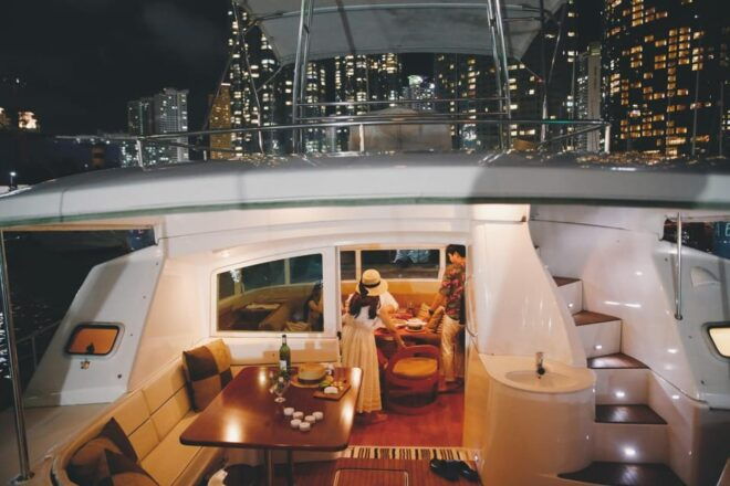 Busan: Group Sightseeing Yacht Cruise With Snacks and Drinks - Scenic Highlights of the Tour