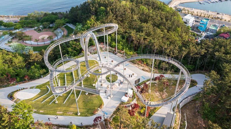 Busan Homigot & Hwanho Park Full-Day Small Group Tour - Jukdo Market and Pohang’s seafood