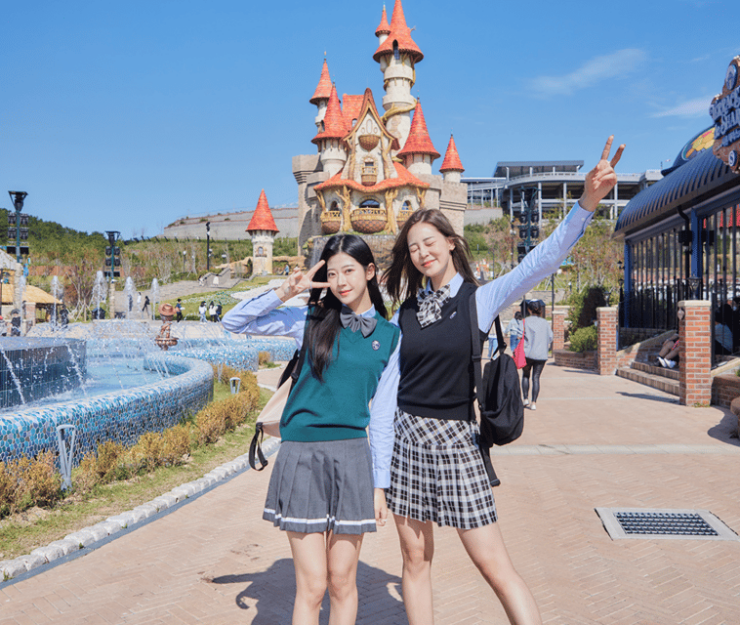Busan: Lotte World 1 Day Pass + Korean School Uniform Rental - Key Points