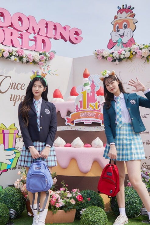 Busan: Lotte World 1 Day Pass + Korean School Uniform Rental - Highlights of the Theme Park