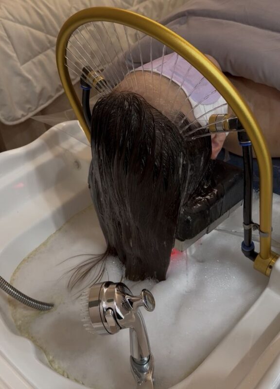 Busan Meiou HeadSpa: Visible Scalp Detox Experience in Seomyeon - The Color Change Is Interesting, Not a Diagnosis