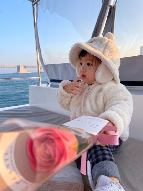 Busan Public Yacht Tour Experience by WithYacht - Photos, refreshments, and small comforts