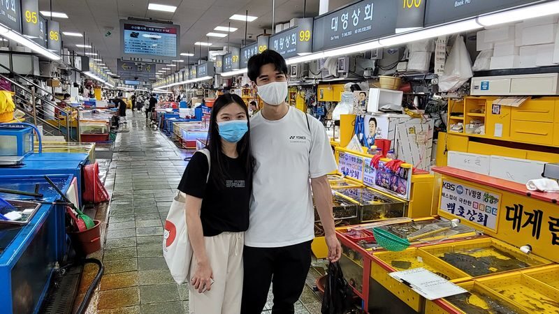 Busan Seafood Tour and Dinner with Busan Oppa - Three hours at the table