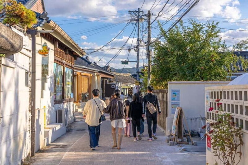 Busan: Winter Healing Park and (Gyeongju/Daegu) One Day Tour - Daegu Option: Market, Forest, or Reservoir