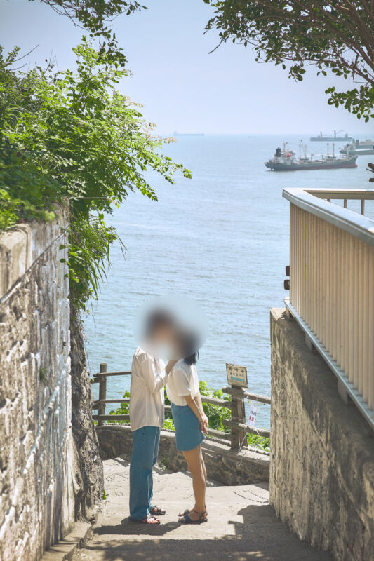 Busan Yeongdo Huinnyeoul Village Fairytale Photo Shoot - Should you book the Huinnyeoul photo shoot?