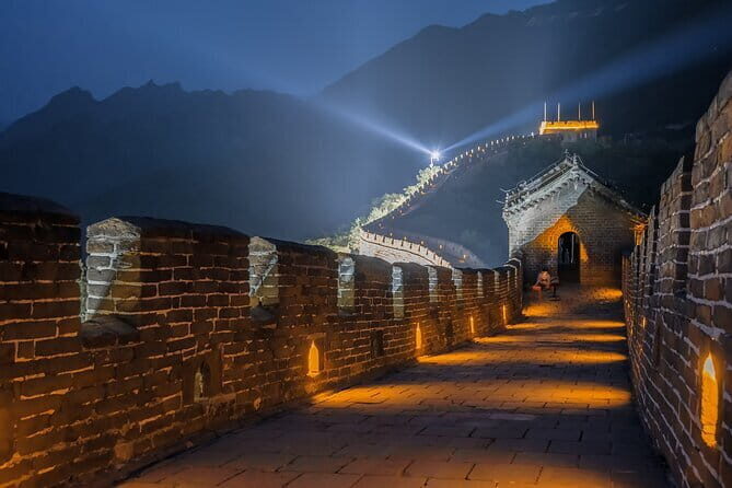 BusDa-Sunset Glow at Mutianyu Great Wall Night Bus Tour w/ Ticket - Guides and Logistics