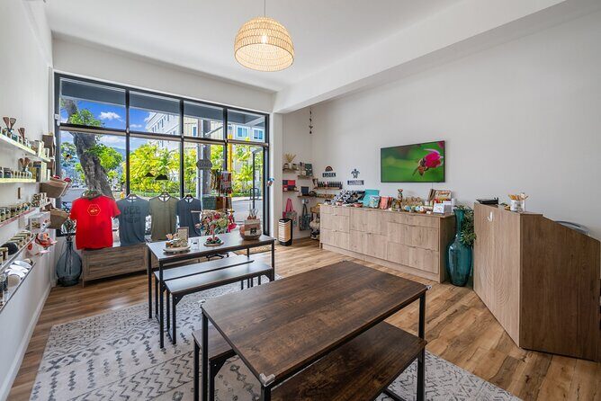 Buzz into Adventure Bee Talk and Honey Tasting in Paradise - Good To Know