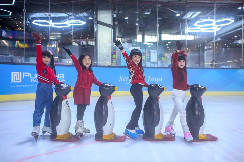 BX Ice Rink Ticket in Tangerang Selatan - Parents and companions need a separate pass