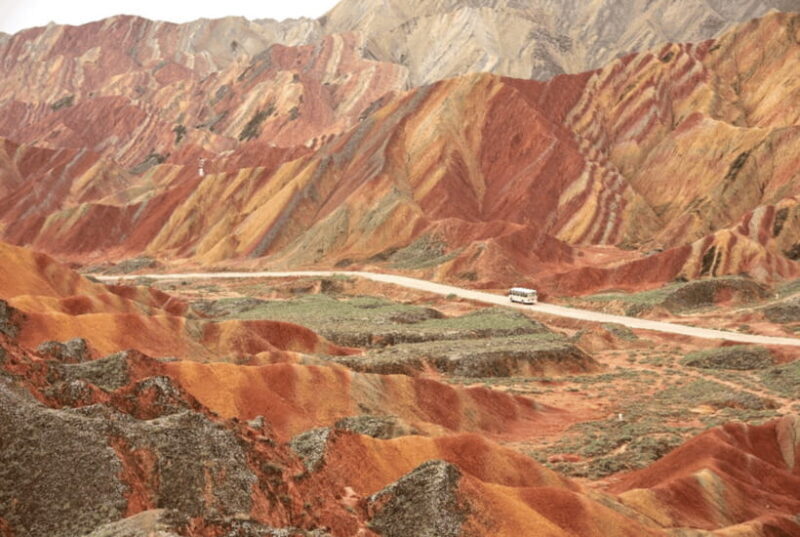 By bullet train from Lanzhou to Zhangye rainbow Mountain - About the Experience Provider