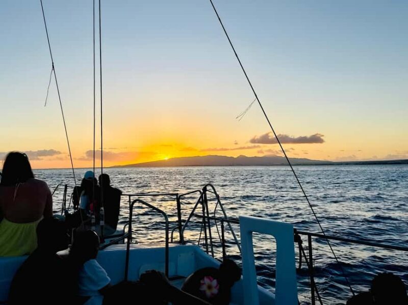 BYOB Weekend Sightseeing Sail towards Diamond Head - An Overview of the Experience