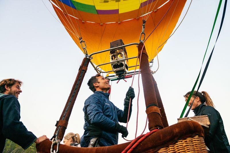 Byron Bay Sunrise Air Balloon Experience with Breakfast - The early start, transport and meeting point