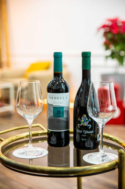 C/Echegaray 5 Málaga Center: Malagueño Massage: Massage + Wine Tasting - Suitability and Restrictions