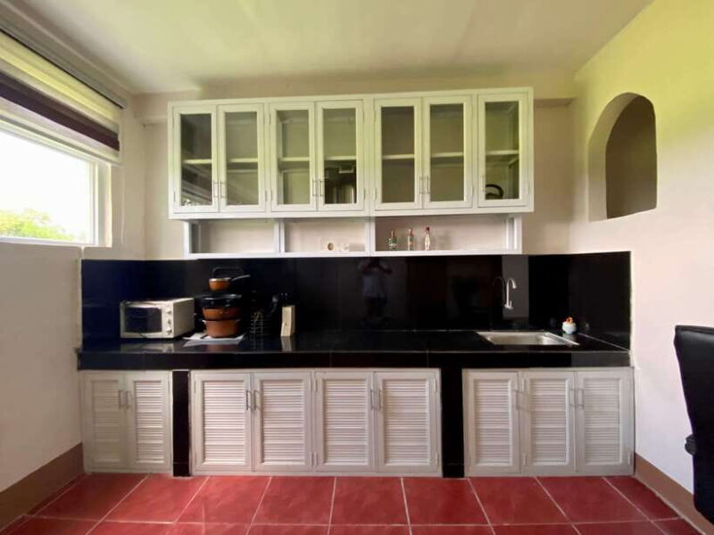 Cabanatuan: Affordable 3BR Guest House for Fun & Comfort - Inside the Guest House