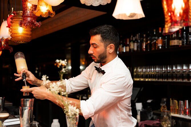 Cabaret Dinner Show at the Honeycomb Club - An In-Depth Look at the Experience