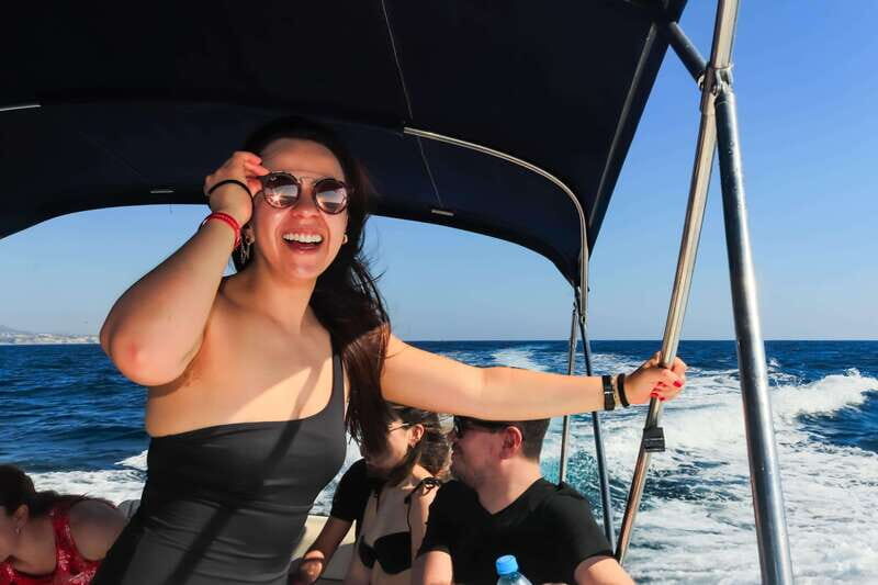 Cabo Private Yacht Tour: The Arch, Sea Lions & Scenic Beach - An In-Depth Look at the Cabo Private Yacht Tour