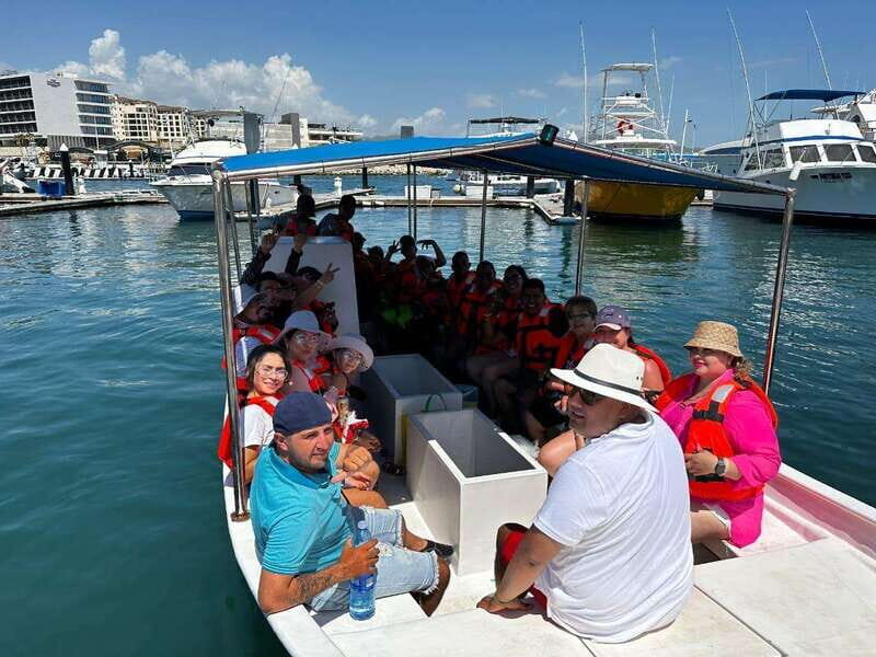 Cabo San Lucas: boat tour around the peninsula and stay at the beach - FAQs