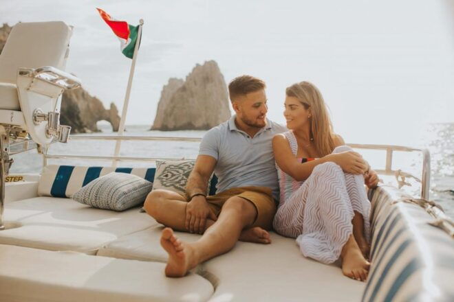 Cabo San Lucas: Romantic Dinner on a Private Yacht - Dining and Beverage Menu