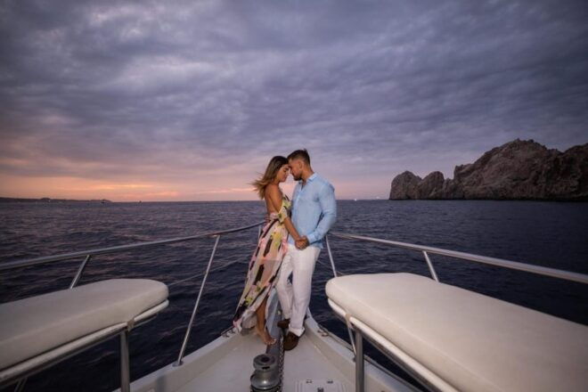 Cabo San Lucas: Romantic Dinner on a Private Yacht - Meeting Point and Accessibility