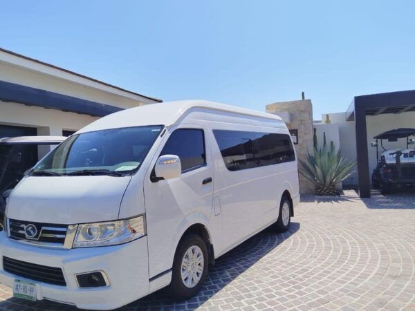 Cabo San Lucas: Transfer From SJD Airport - Luxury Vehicles and Amenities