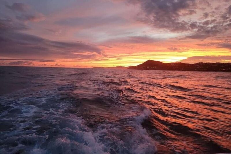 Cabo: Sunset Arch Yacht Tour - Dinner & Drinks up to 18 ppl - Engaging Intro