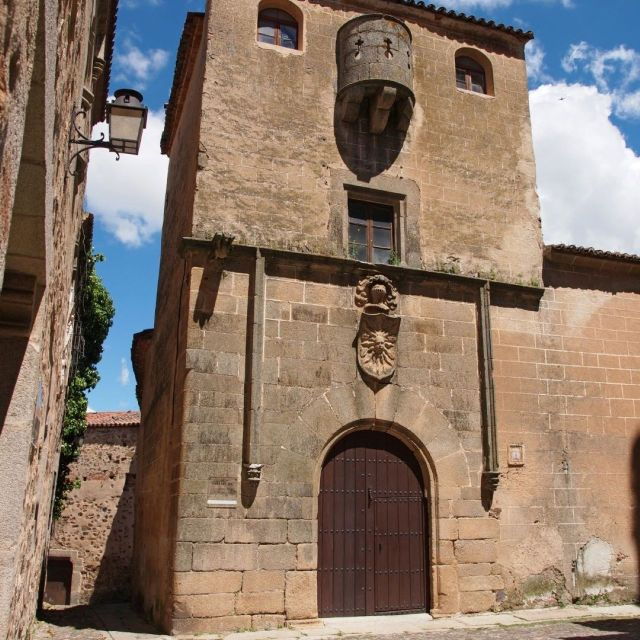 Caceres: City Highlights Private Guided Walking Tour - Highlights Included