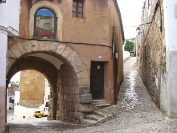 Cáceres: City Highlights Walking Tour With Local Guide - Frequently Asked Questions