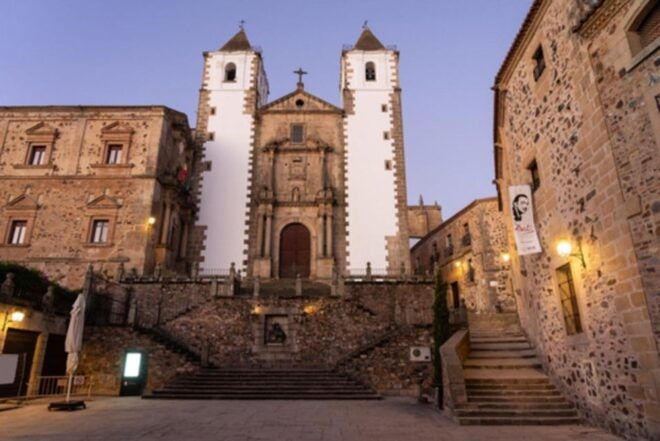 Cáceres: Guided Tour + Entrance to Monuments + Tasting - Customer Reviews