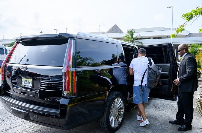Cadillac Escalade Platinum, Punta Cana airport to Bavero & punta Cana - Authentic Touches and Passenger Experiences