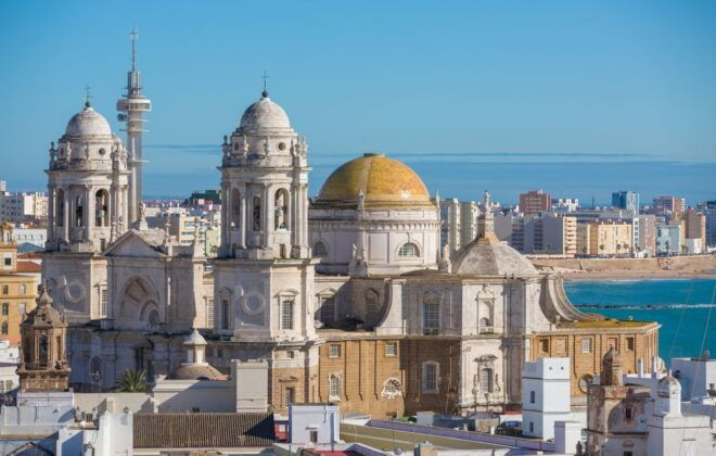 Cadiz: 3-Hour Guided Tour With Entry Tickets - The Sum Up