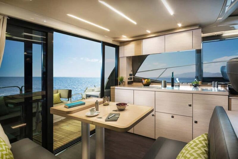 Cádiz: Bay of Cádiz Luxury Motor Boat Cruise - An In-Depth Look at the Cádiz Bay Luxury Motor Boat Cruise  