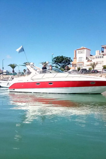 Cadiz: Exclusive Yacht Excursion to La Caleta or Pepa Bridge - Experience Highlights