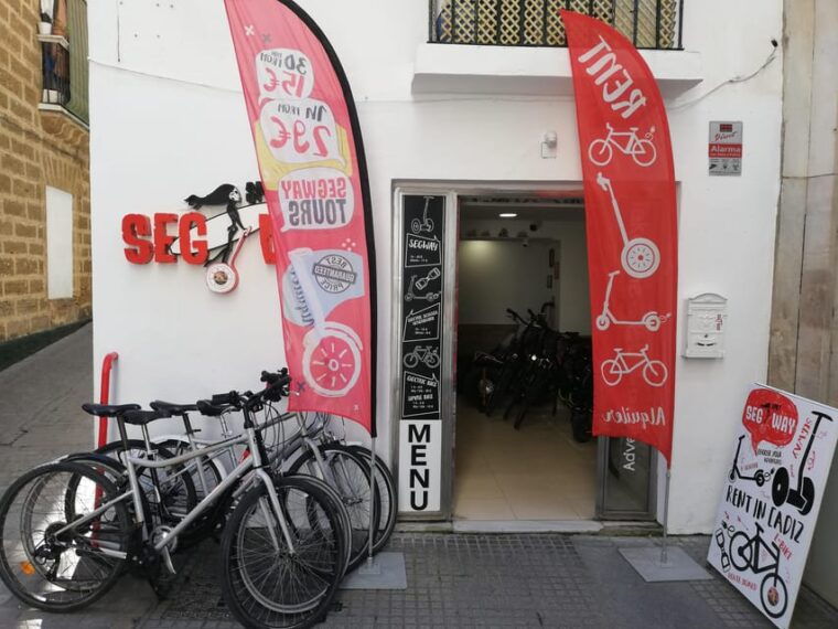 Cadiz: Highlights Tour by Segway - Group Size and Languages Offered