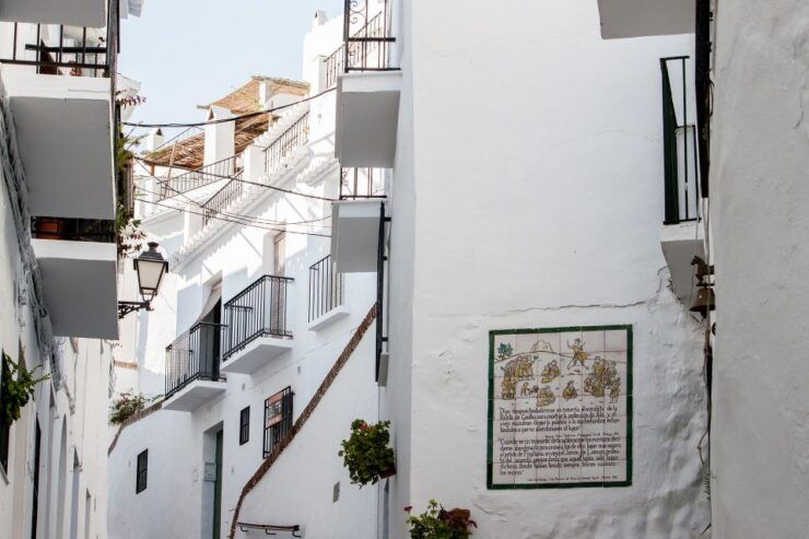 Cadiz, Jerez or El Puerto: White Towns of Andalusia Day Trip - Discover the Charm of Cádiz