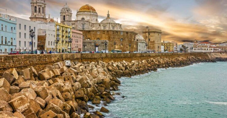 Cadiz: Mysteries and Crimes Walking Tour With Souvenir - Tour Details
