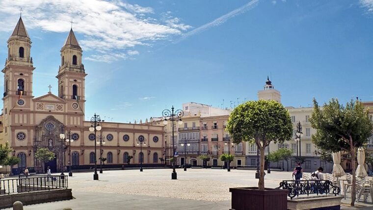 Cadiz: Premium Tuk Tuk Tour - Included Features