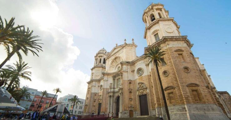 Cádiz: Private Guided Tour With Flexible Route - Live Guide and Flexible Route