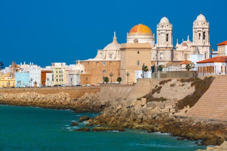 Cádiz: Private Walking Tour - Tour Booking and Flexibility